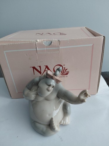 Nao lladro female - by,