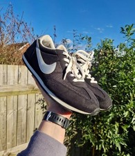 Nike Oceania Textile Womens Black and White Trainers - UK 8