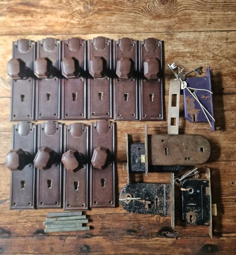 1930s brown bakelite door - brown,