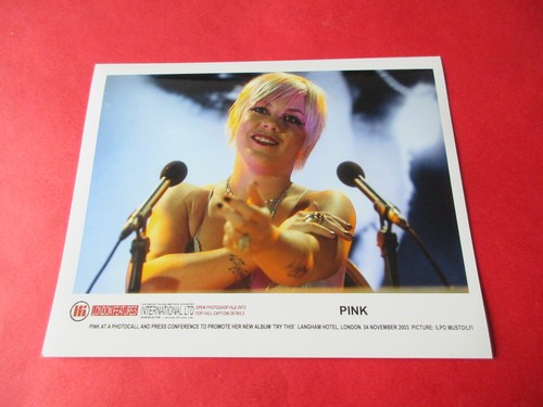 Pink alecia beth moore - p!nk,