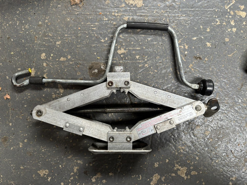 Porsche 944 924 car jack - 924,