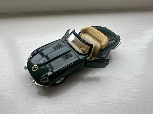 Toy jaguar cabriolet - mc,