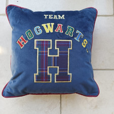 Harry Potter 'Howarts Team' Soft Filled Cushion 10x10" EXCELLENT CONDITION