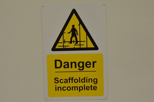 Danger scaffolding incomplete - danger,
