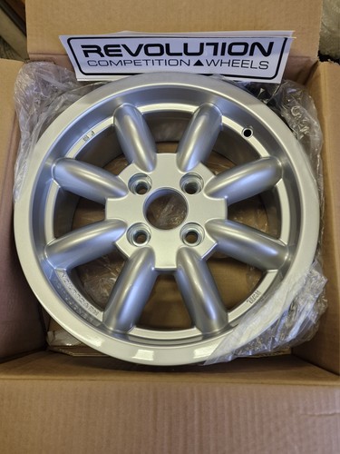 Revolution spoke alloy wheel - 8,