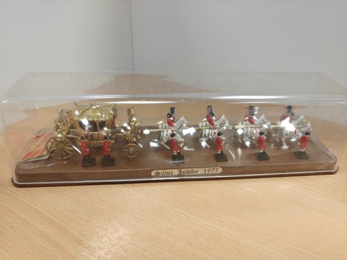 Crescent 1977 model royal - model,