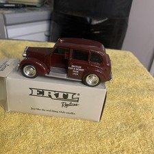 ERTL Austin FX3 Taxi 1/43 Scale - Burgundy Promo for 1989 London Toy Fair BOXED