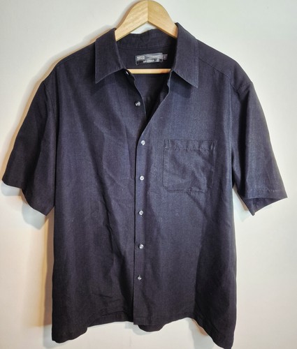 Black shirt l - l, minimalist
