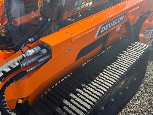 Operate bobcat attachments - bobcat®,