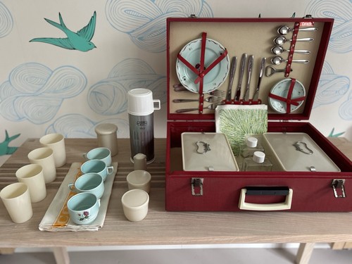 Vintage coracle picnic set - vintage,