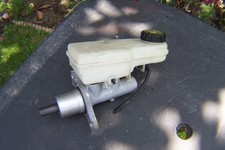 Mitsubishi Colt brake master cylinder assembly (2004-2008)