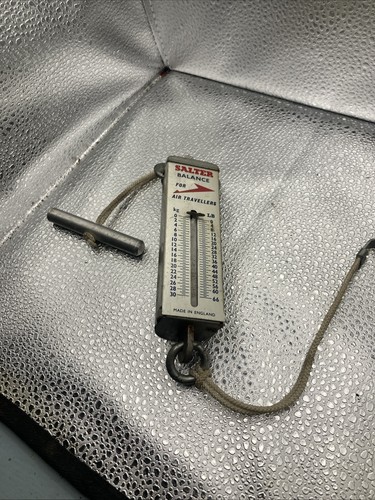 Vintage salter balance for air - for,