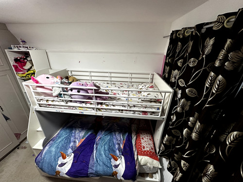 Triple bunk bed - , with