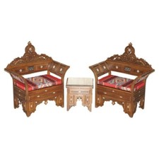PAIR OF KILIM & MOTHER OF PEARL INLAID MOORISH MOROCCAN SYRIAN ARMCHAIRS & TABLE