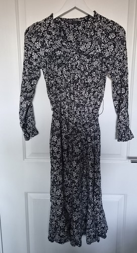 Black white floral - &,