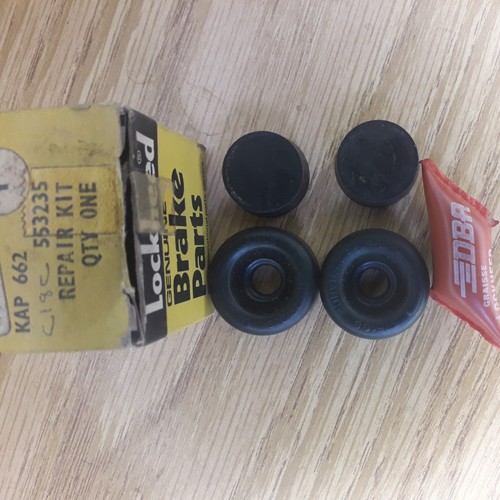 Rear wheel cylinder seal kit