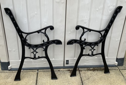 Vintage cast iron black - cast,