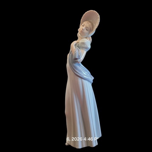 Vtg nao lladro - nao, by