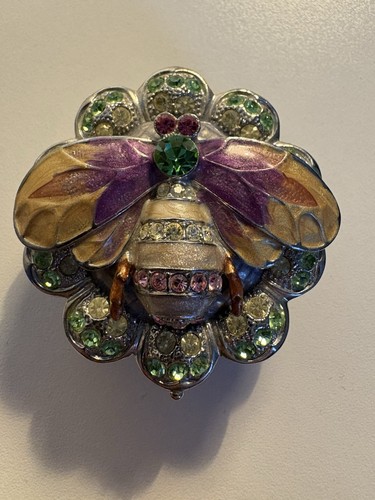 Past times bee - past, enamel