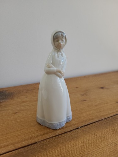 Porcelain sculpture miguel - porcelain,