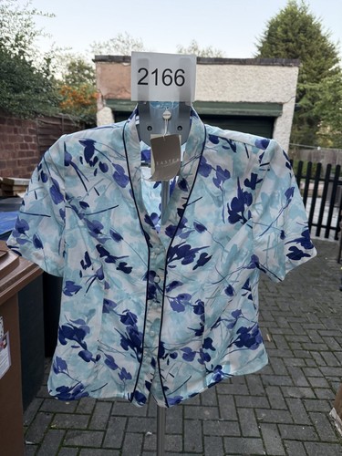 Eastex blue floral blouse