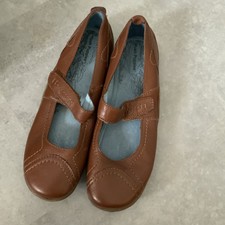 Flat Brown Shows By Hush Puppy Size 7 NEW