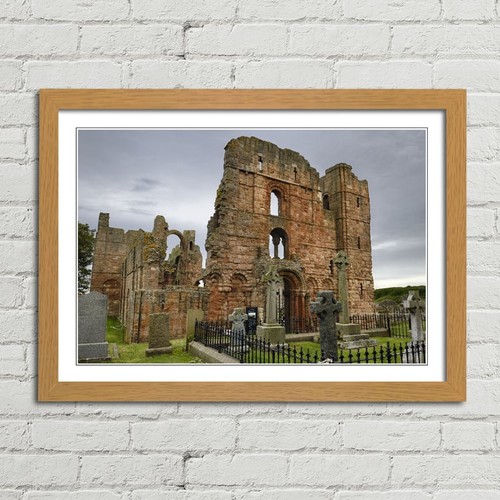 Lindisfarne priory ruins - lindisfarne,