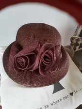 Ladies Aubergine Hat.