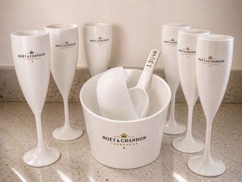 Moët chandon champagne - &,