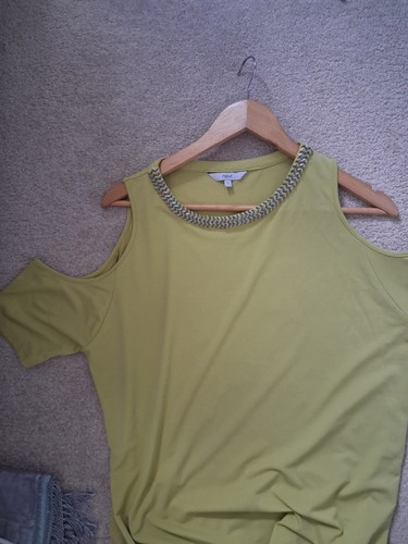 Lovely cold shoulder top - lovely,