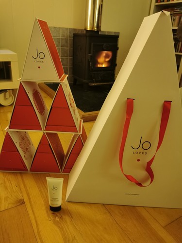 Loves christmas advent - jo,
