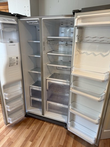 Samsung american style fridge - american,