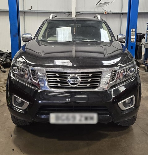Nissan navara diesel pick - nissan,