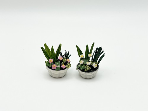 Dolls house miniature - 1:12,