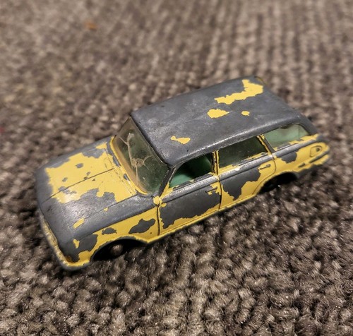 Vintage match box - match, lesney