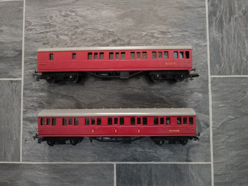Triang suburban coaches oo - triang,