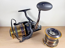 PENN BATTLE II BTLII8000CEU - SURF CASTING BEACH REEL - 2 SPOOLS IN BOX - UNUSED