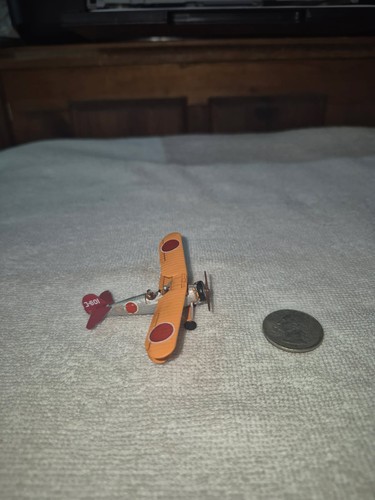 Vintage small plastic model - small,