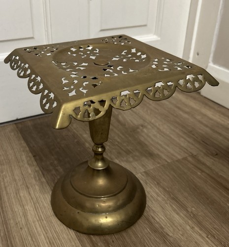 Antique brass square trivet - brass,
