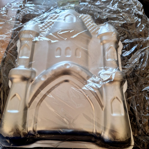 Princess castle cake tin - castle,