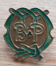 VINTAGE GIRL GUIDES GUIDE CAPTAIN - GREEN ENAMEL PIN BADGE - baden Powell 