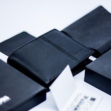 BRAND NEW HUGO BOSS TRAVELLER