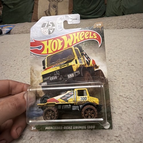 Hot wheels mercedes - hot,
