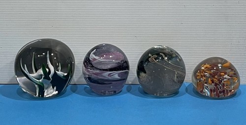 Stunning hand blown - hand, art