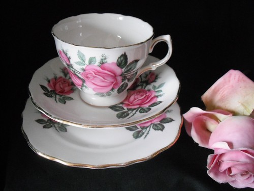 Royal vale bone china trio - vale,