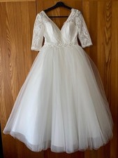 Vintage Ivory Ballerina Tea