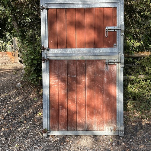 Monarch hardwood stable - monarch, door