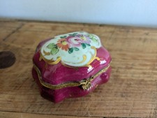 Antique Early 20thC Lidded Box in Hand-painted Porcelain Flowers Gold Decoration