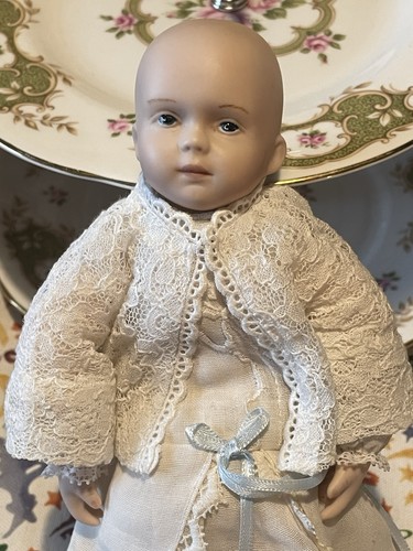 Vintage 1986 porcelain doll - vintage,