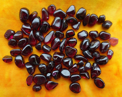 Garnet 20g tumblestones small - garnet,